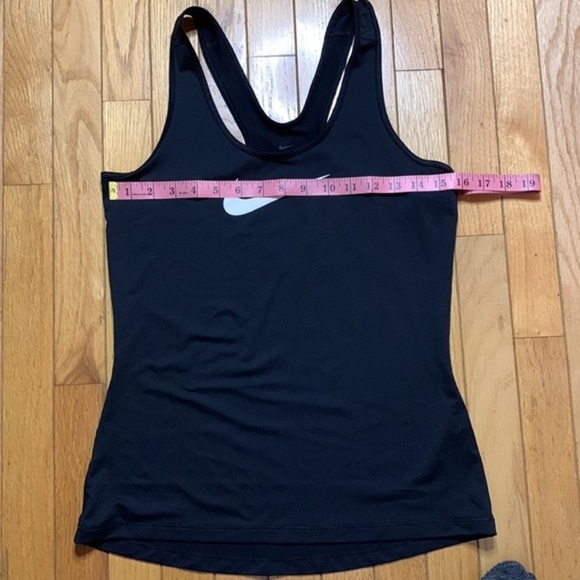 3/$15 Womens Nike top - Picture 2 of 6